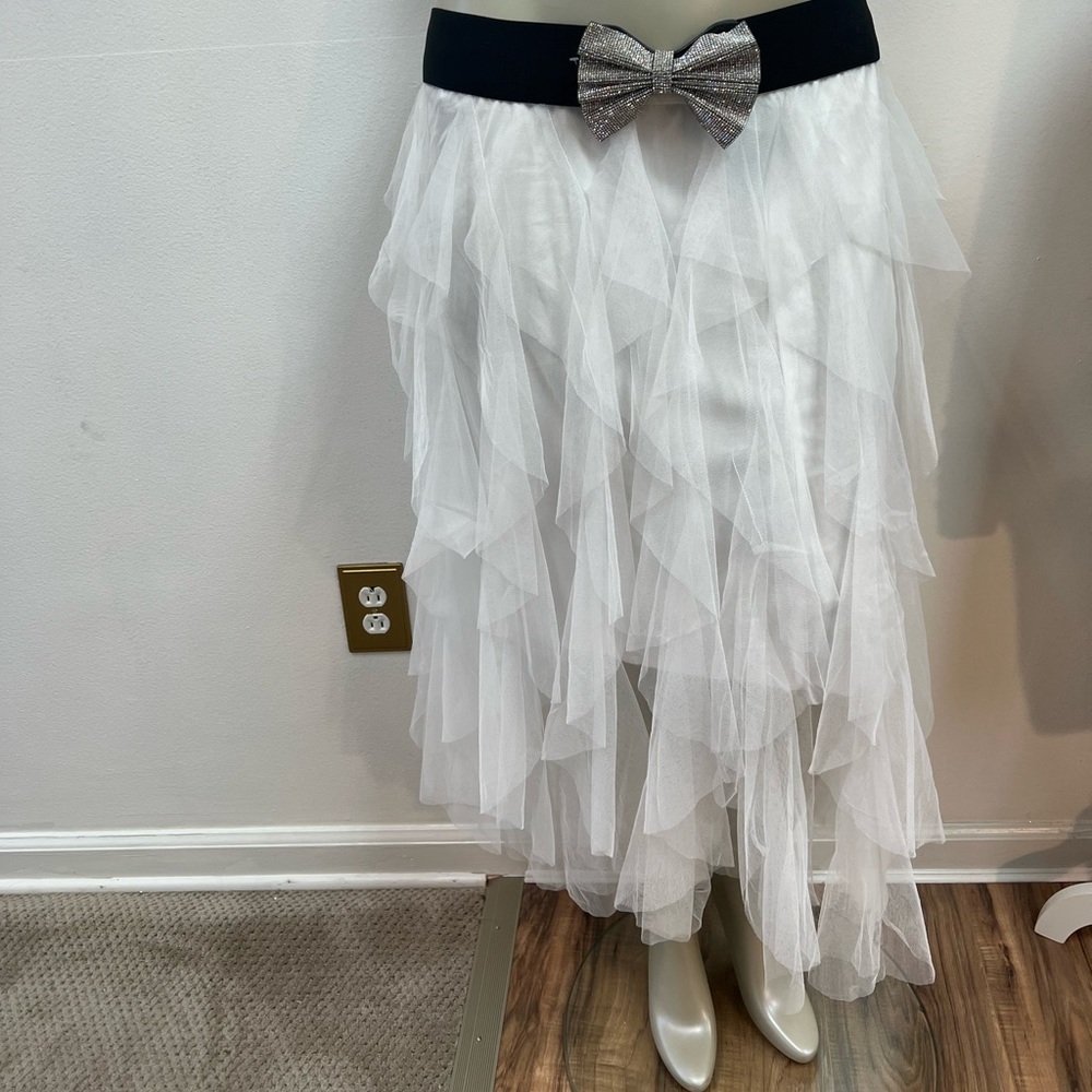 Elegant white  skirts